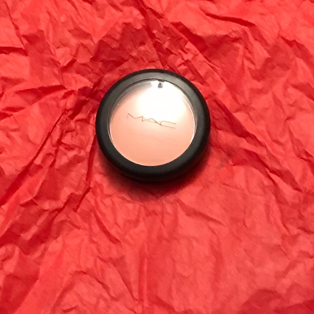MAC blush in Melba